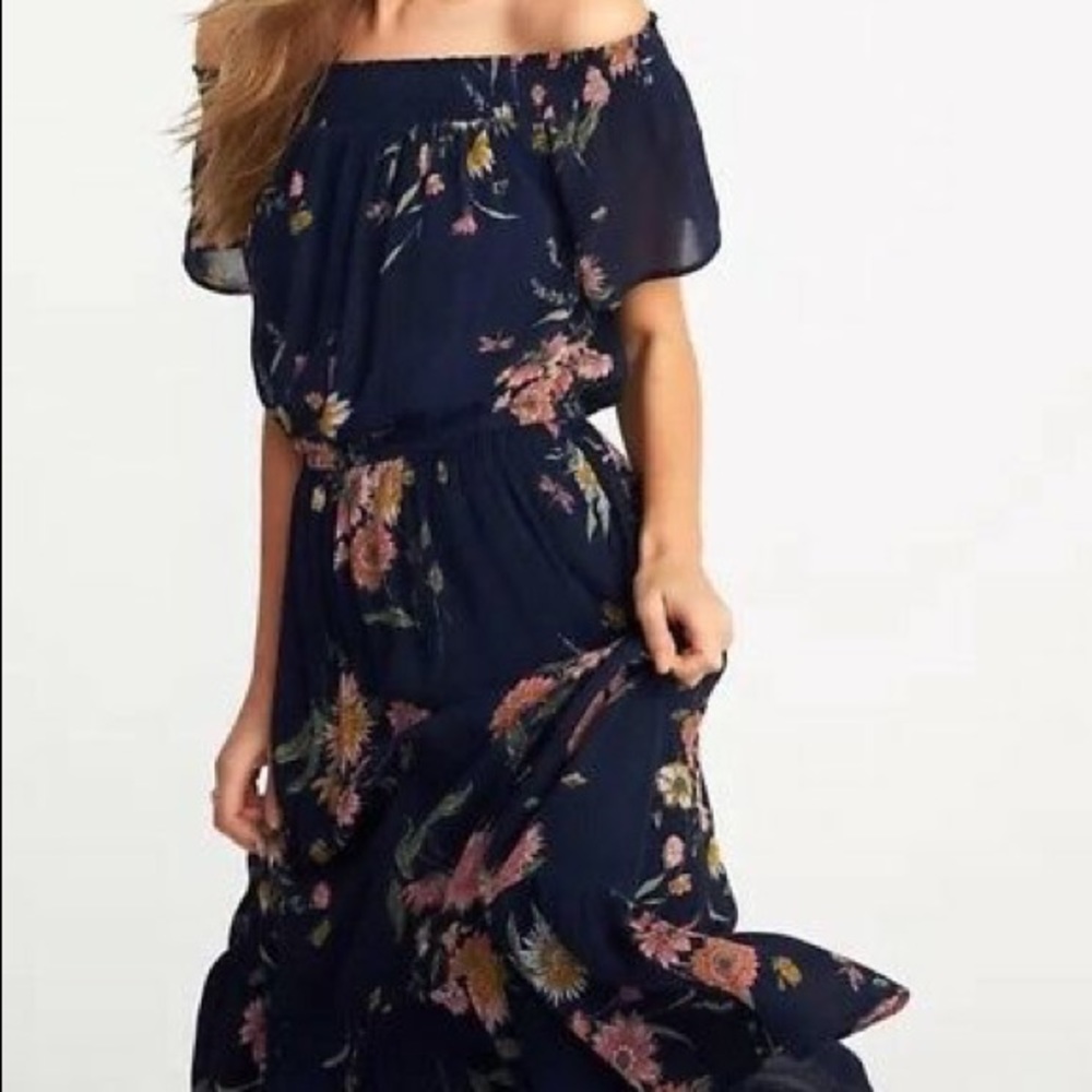 🌸Host Pick🌸Cold shoulder floral Navy Dress - Picture 1 of 8